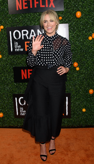 Taylor Schilling feet photo thumbnail