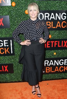 Taylor Schilling feet photo thumbnail