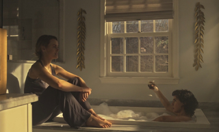 Taylor Schilling feet photo thumbnail