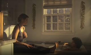 Taylor Schilling feet photo thumbnail