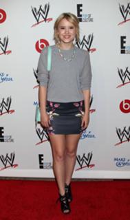 Taylor Spreitler feet photo thumbnail