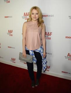 Taylor Spreitler feet photo thumbnail