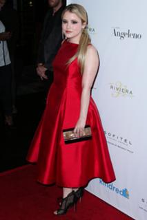 Taylor Spreitler feet photo thumbnail
