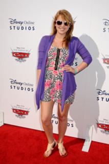 Taylor Spreitler feet photo thumbnail