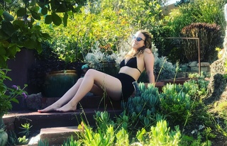 Taylor Spreitler feet photo thumbnail