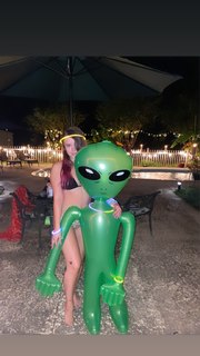 Taylor Spreitler feet photo thumbnail