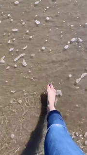 Taylor Spreitler feet photo thumbnail