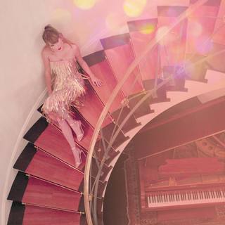 Taylor Swift feet photo thumbnail