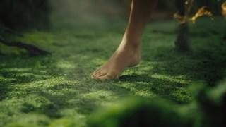 Taylor Swift feet photo thumbnail