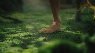 Taylor Swift feet photo thumbnail