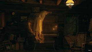 Taylor Swift feet photo thumbnail