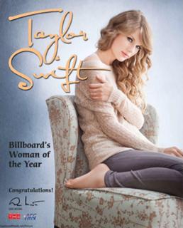 Taylor Swift feet photo thumbnail