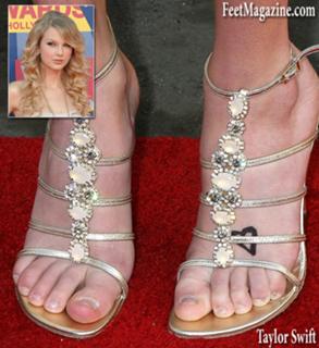 Taylor Swift feet photo thumbnail