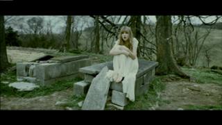 Taylor Swift feet photo thumbnail