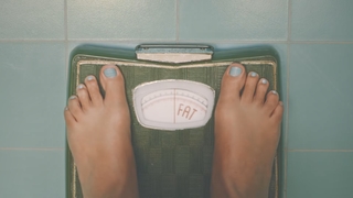 Taylor Swift feet photo thumbnail