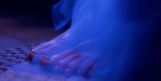 Taylor Swift feet photo thumbnail