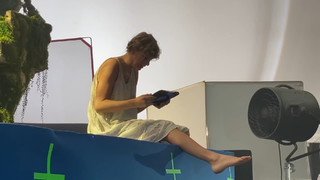 Taylor Swift feet photo thumbnail