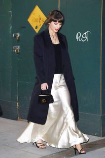 Taylor Swift feet photo 5