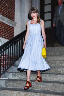 Taylor Swift feet photo 2