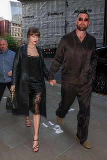 Taylor Swift feet photo 20