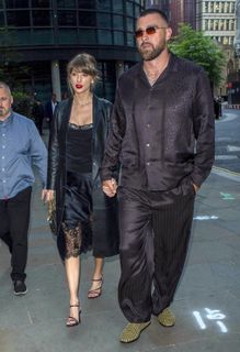 Taylor Swift feet photo 19