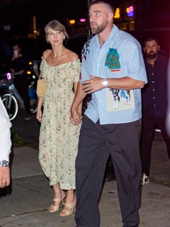 Taylor Swift feet photo 4