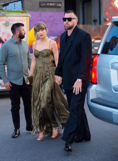 Taylor Swift feet photo 7