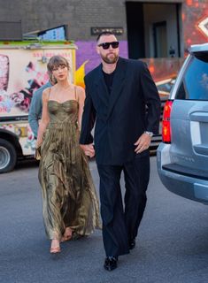 Taylor Swift feet photo 6