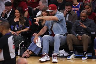 Taylor Swift feet photo 15