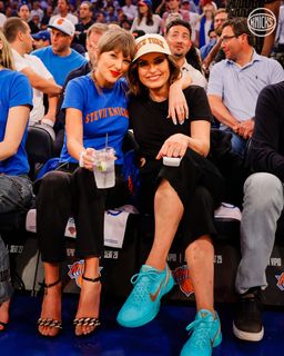 Taylor Swift feet photo 6