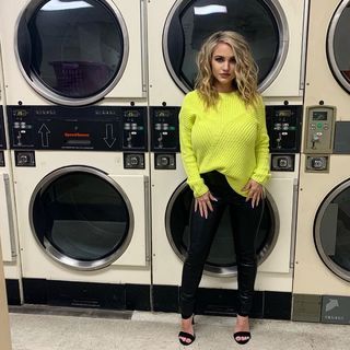 Taylor Wright feet photo 4