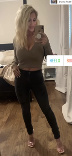 Taylor Wright feet photo 5