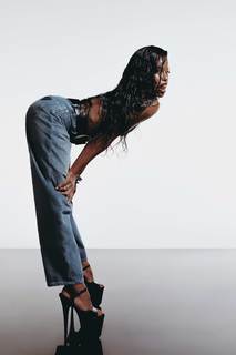 Taylour Paige feet photo 9