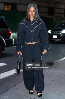 Taylour Paige feet photo 7