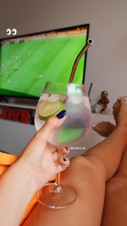 Taynah Espinoza feet photo 14