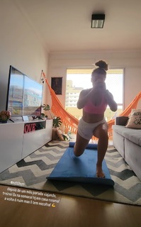 Taynah Espinoza feet photo 14