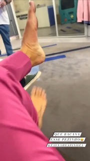 Taynah Espinoza feet photo 6