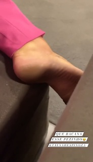 Taynah Espinoza feet photo 19