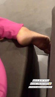 Taynah Espinoza feet photo 16