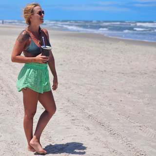 Taynah Espinoza feet photo 9