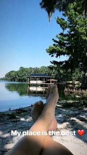 Taynara Melo feet photo thumbnail