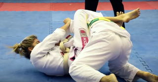 Taynara Melo feet photo thumbnail