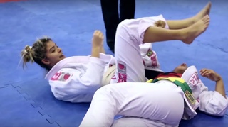 Taynara Melo feet photo thumbnail