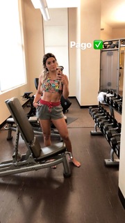 Taynara Melo feet photo thumbnail