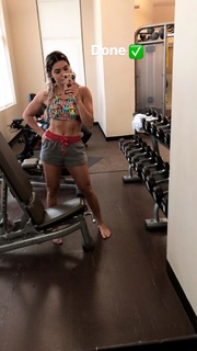 Taynara Melo feet photo thumbnail