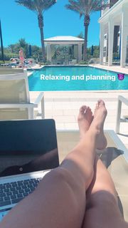 Taynara Melo feet photo thumbnail