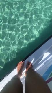 Taynara Melo feet photo thumbnail