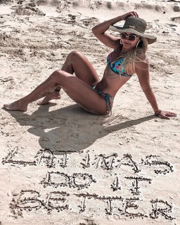 Taynara Melo feet photo thumbnail