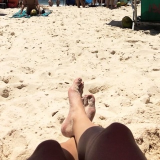 Taynara Melo feet photo thumbnail