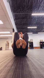 Taynara Melo feet photo thumbnail